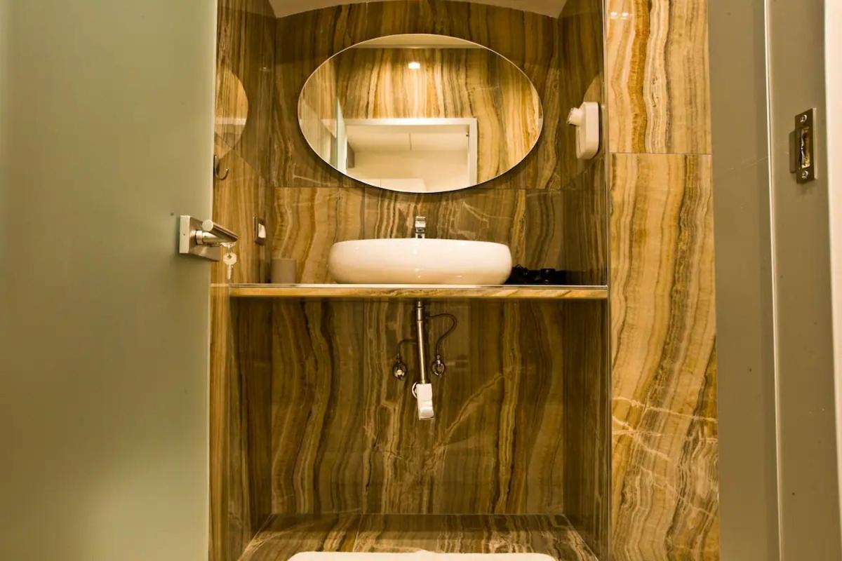 Suite Napoli Sotterranea Con Jacuzzi Dış mekan fotoğraf